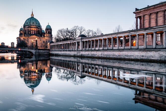 BERLIN PHOTO TOUR with a professional Photographer from Berlin - Small group coaching, and why “max 5” matters for beginners
