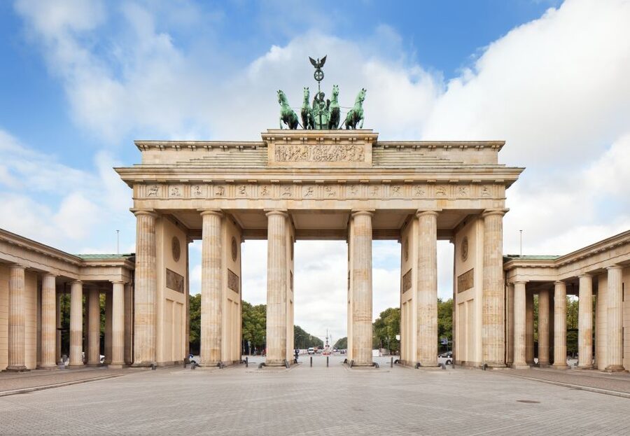 Berlin: Private 2-Hour Sightseeing Tour in Classic GDR Van - Photo Stops That Help You Remember, Not Just Capture