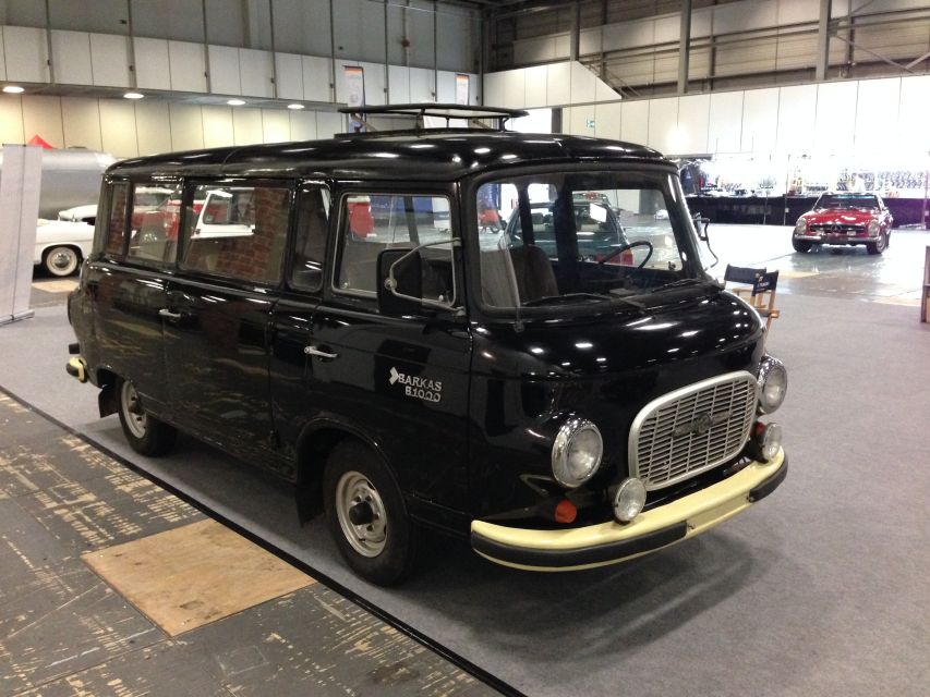 Berlin: Private 2-Hour Sightseeing Tour in Classic GDR Van - Government District and the Reichstag Area: Seeing Power With Context