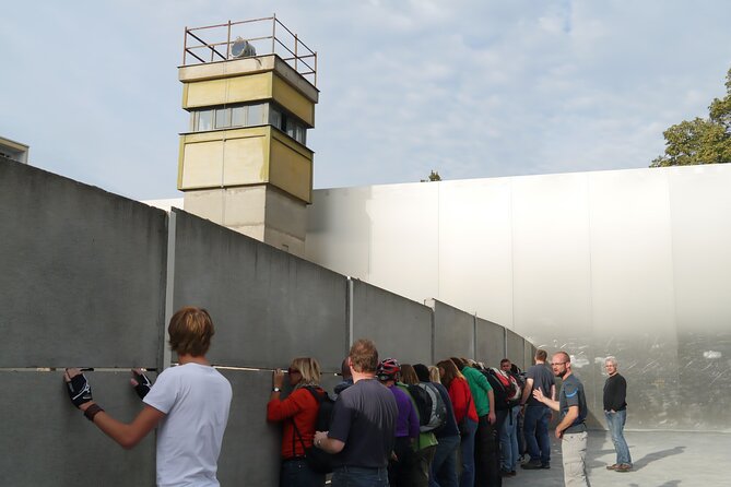 Berlin: Private Bike Tour of the Berlin Wall and Third Reich - Synagogue survival and a GDR-era memorial you should not mix up