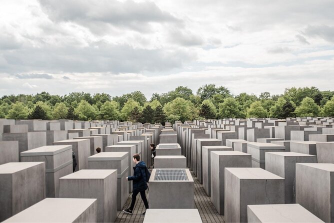 Berlin Private Custom Tour with a Local: Highlights & Hidden Gems - A 2 to 8 hour custom route, starting at Pariser Platz