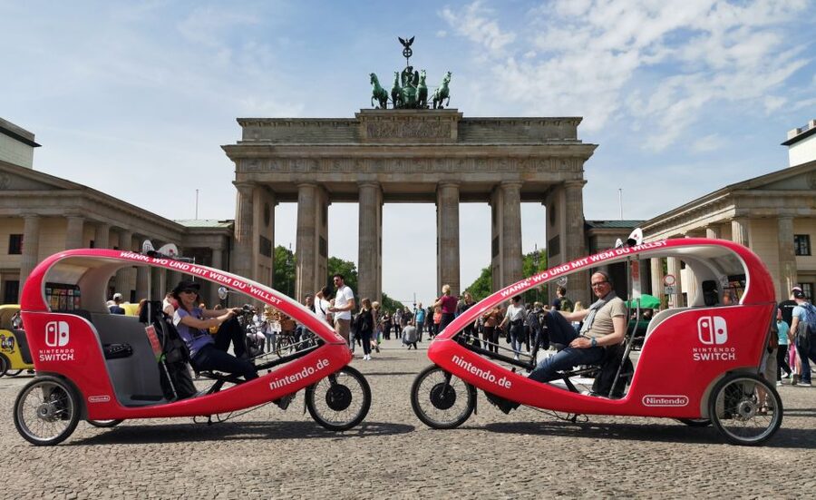 Berlin: Private Guided E-Rickshaw Tour - Meeting by the World Time Clock at Alexanderplatz