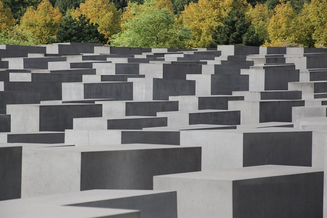 Berlin Private Half-Day Walking Tour: Discover the German Capital’s History - Brandenburg Gate, 1953, and Cold War Splits: How Berlin Divides Its Stories