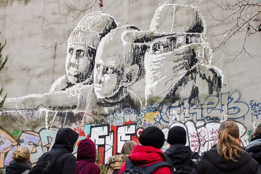 Berlin: Private Kreuzberg Street Art Walking Tour - Kreuzberg history you will feel in the walls