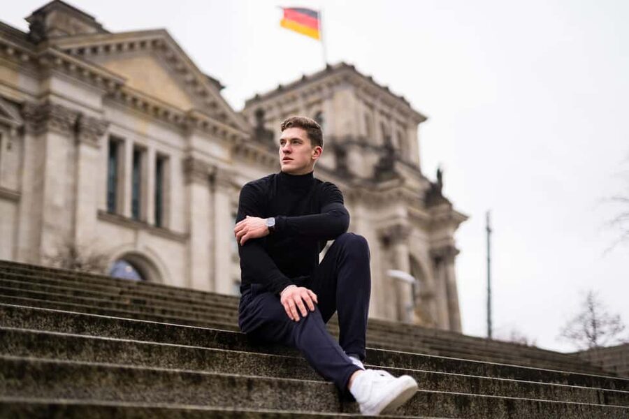 Berlin: Private Photo Session with Professional Photographer - Berlin Dom and Humboldt Promenade: how you get both drama and calm