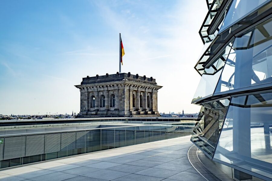 Berlin: Private Reichstag and Glass Dome Tour - Brandenburg Gate: the photo stop that becomes a history lesson