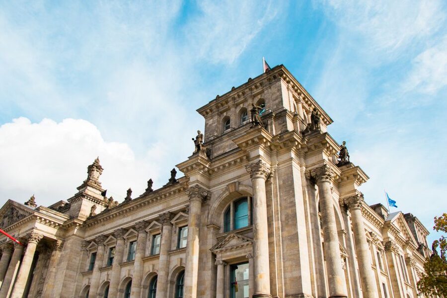 Berlin: Private Reichstag and Glass Dome Tour - The walk into the government district: Platz des 18. März to the power blocks