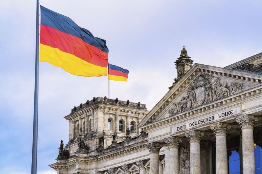 Berlin: Private Reichstag and Glass Dome Tour - Reichstag rooftop terrace: get your first skyline before the dome