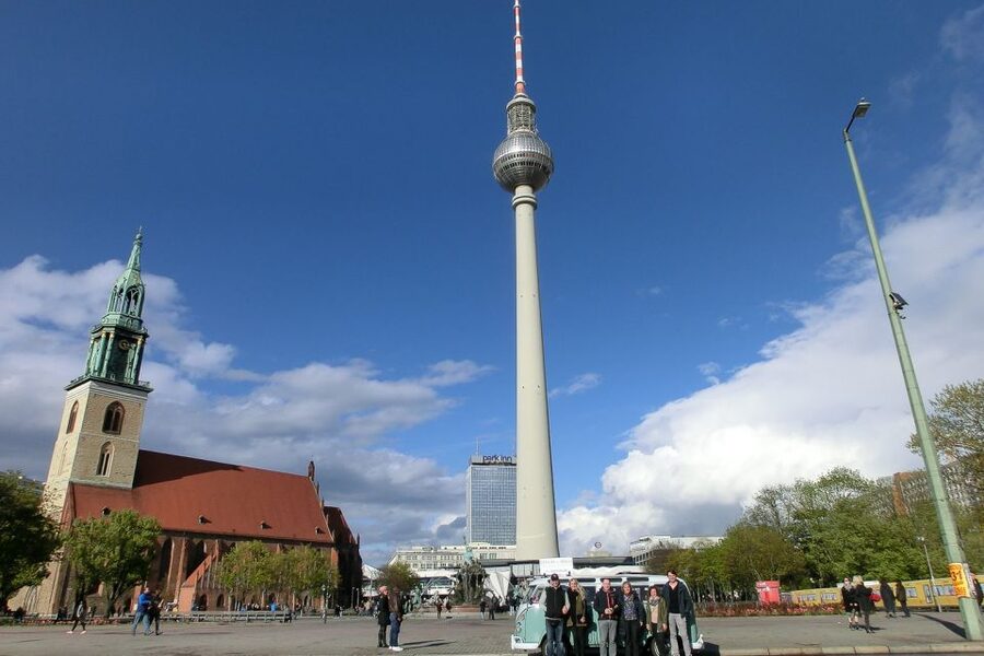 Berlin: Private Sightseeing Tour in Iconic Oldtimer VW Bus - Start near the museums and power centers that shaped the city