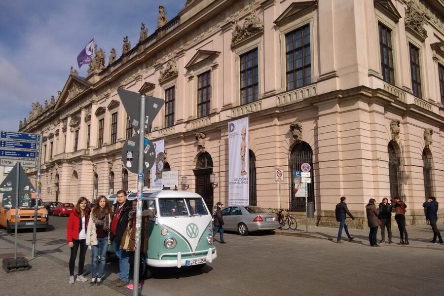 Berlin: Private Sightseeing Tour in Iconic Oldtimer VW Bus - Holocaust Memorial and the Führer Bunker area: heavy topics, guided context