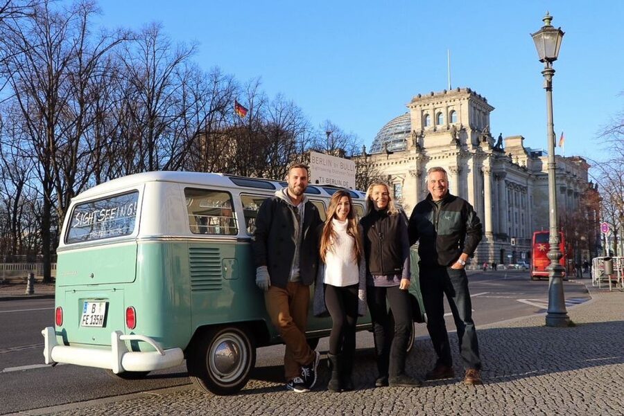 Berlin: Private Sightseeing Tour in Iconic Oldtimer VW Bus - Royal symbols, bridges, and a Rathaus view of governance