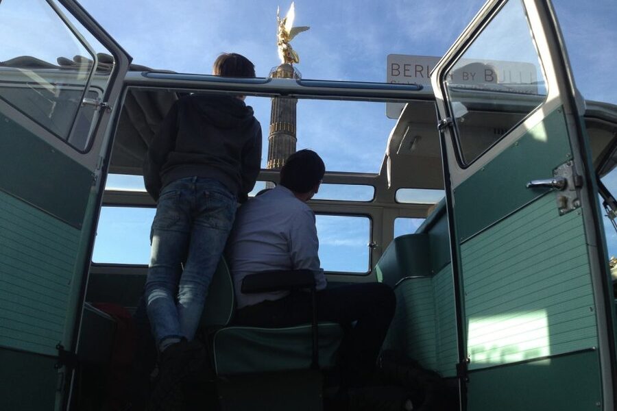 Berlin: Private Sightseeing Tour in Iconic Oldtimer VW Bus - TV Tower and the river fountains, ending with classic city icons