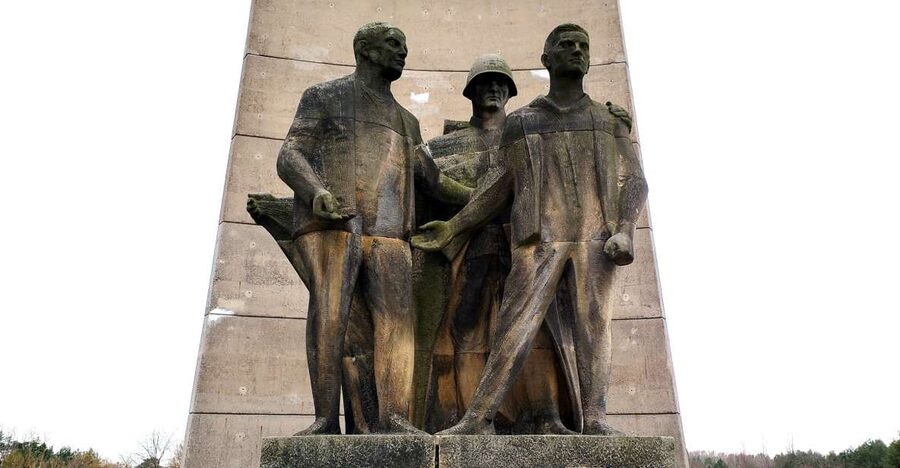Berlin: Private Van Tour to Sachsenhausen Concentration Camp - Why This Sachsenhausen Tour From Berlin Feels Purposeful