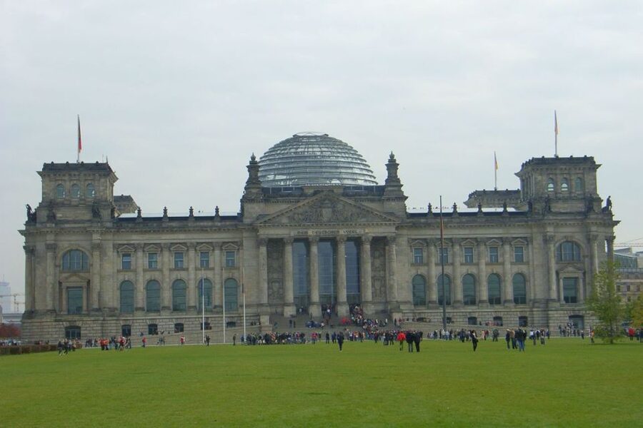 Berlin: Private Walking Tour with a Local Guide - The Berlin Wall: seeing the site, understanding the system