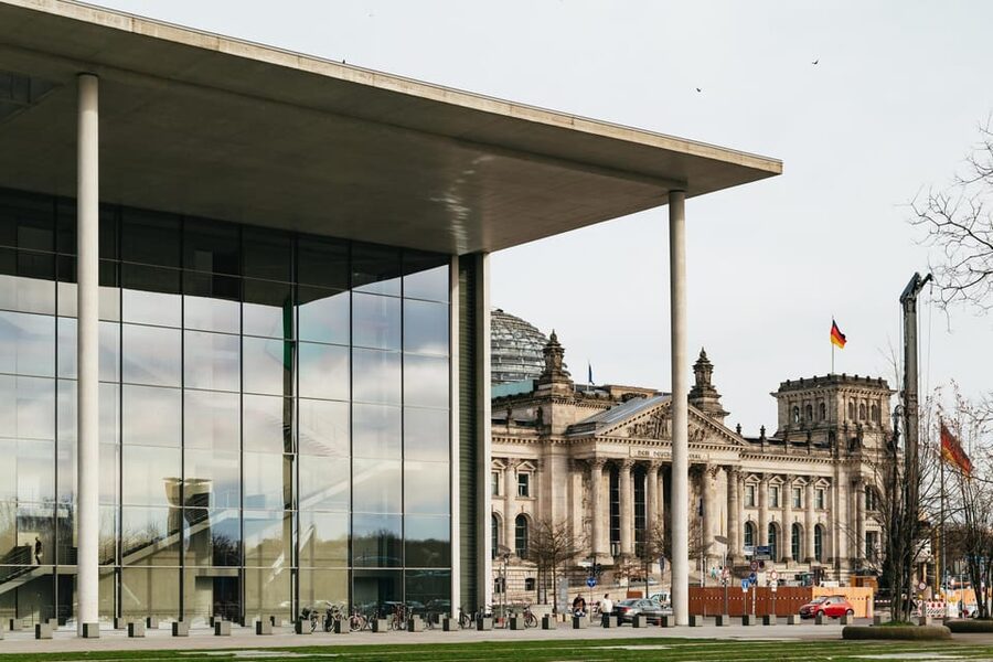 Berlin: Reichstag, Dome and Government District Guided Tour - What to bring, and what to leave at home