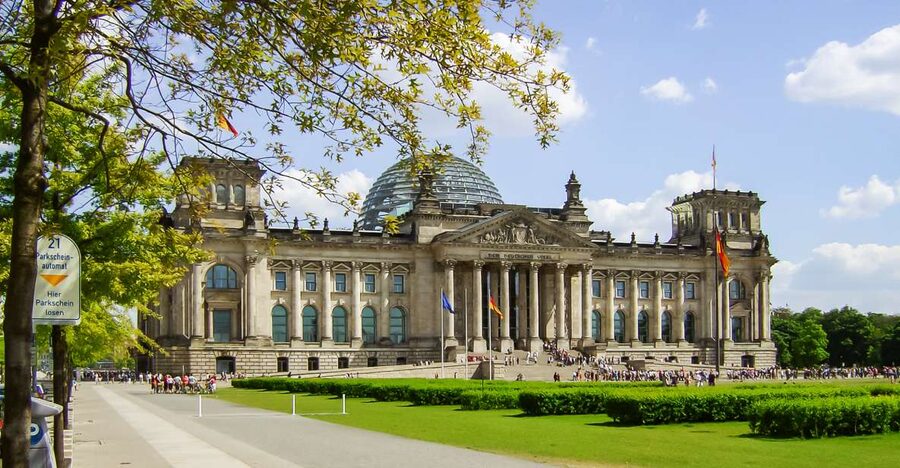 Berlin: Reichstag, Plenary Chamber, Cupola & Government Tour - Reichstag Inside Access, Without the Usual Waiting Game