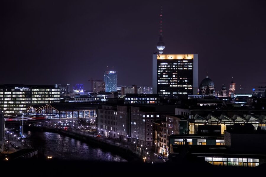Berlin: Rooftop Dinner at the Käfer Restaurant Reichstag - The menu itself: German specialties, curated portions, and what to expect