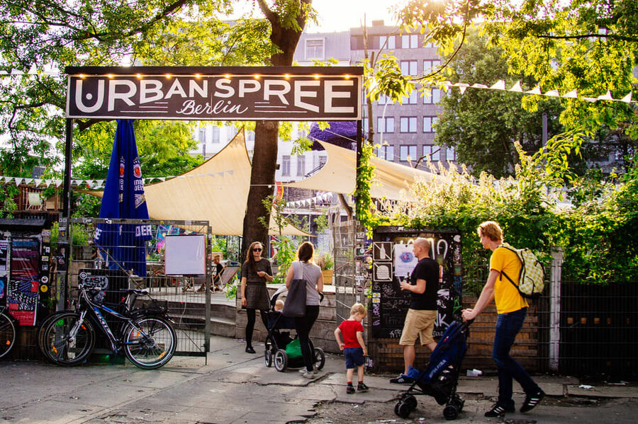 Berlin's Alternative Side: The Urban Jungle Tour - Boxhagener Platz wrap-up, where you can keep the evening going