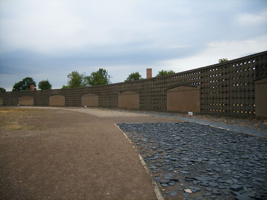 Berlin: Sachsenhausen Memorial 6-Hour Tour in Spanish - What to bring, and how to handle the day without rushing
