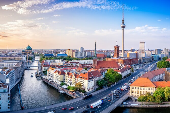 Berlin Scavenger Hunt and Highlights Self-Guided Tour - Who This Berlin Hunt Fits Best