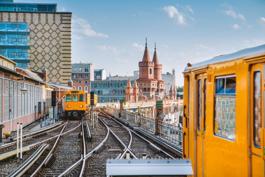 Berlin: Scavenger Hunt through Friedrichshain - Oberbaumbrücke and the Spree: the river segment you cannot miss