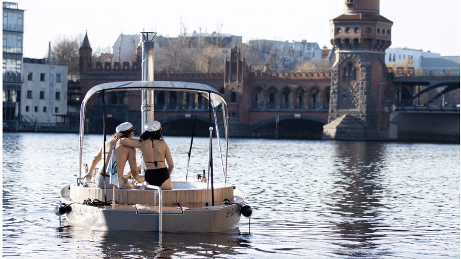 Berlin: Self-drive hot tub boat experience - Included extras that make the memory feel real