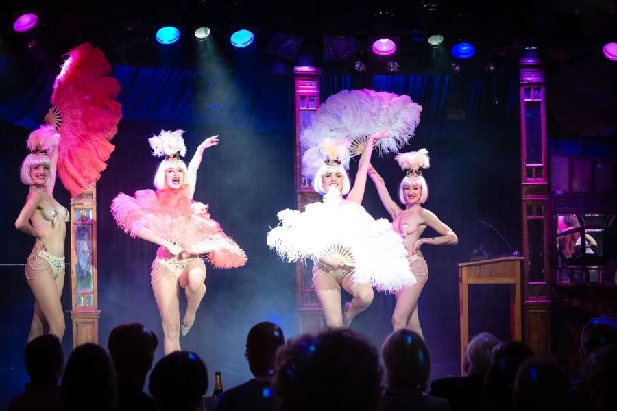 Berlin: Showgirls of Burlesque Show - Hamburg connection: why it matters even when you are in Berlin