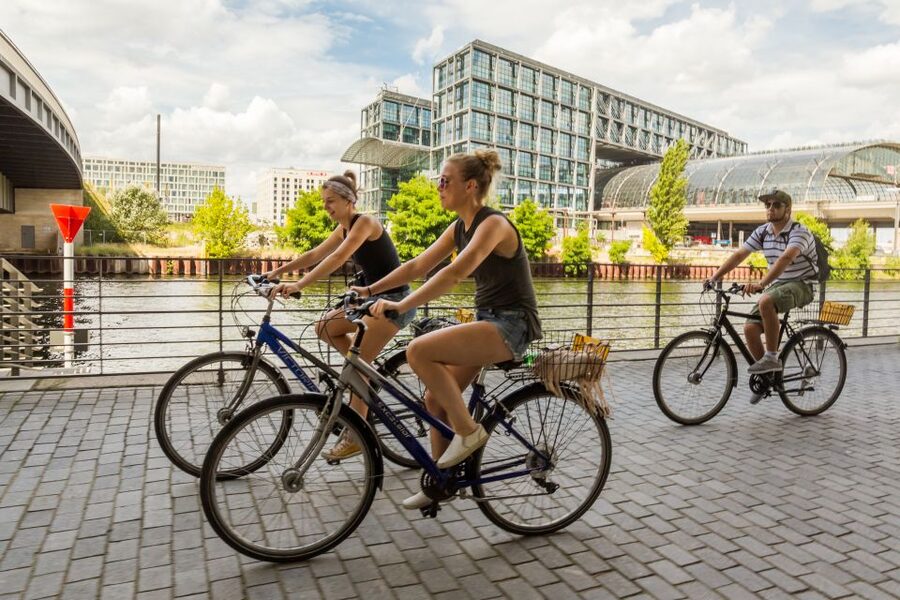 Berlin: Sights and Highlights Bike Tour with a Local Guide - Pacing, Stops, and How Guides Keep the Experience Fun