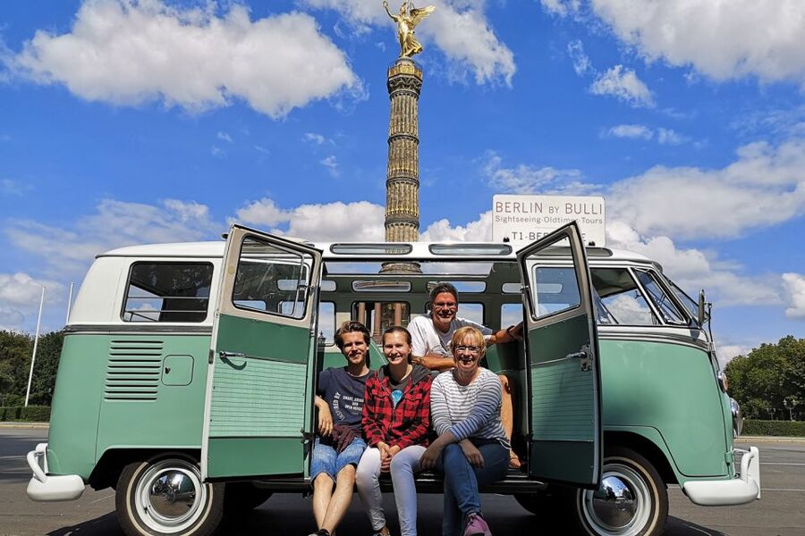 Berlin: Sightseeing Tour in Classic Volkswagen T1 Samba Bus - Live guide commentary and the analog photo booklet: how the tour stays memorable