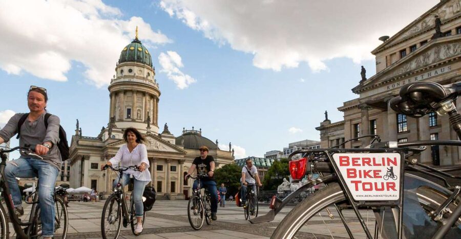 Berlin: Small Group Bike Tour Through City Center - Key highlights at a glance