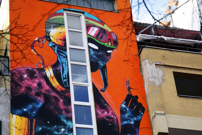 Berlin Street Art & Graffiti Walking Tour - Haus Schwarzenberg: why artists like painting here