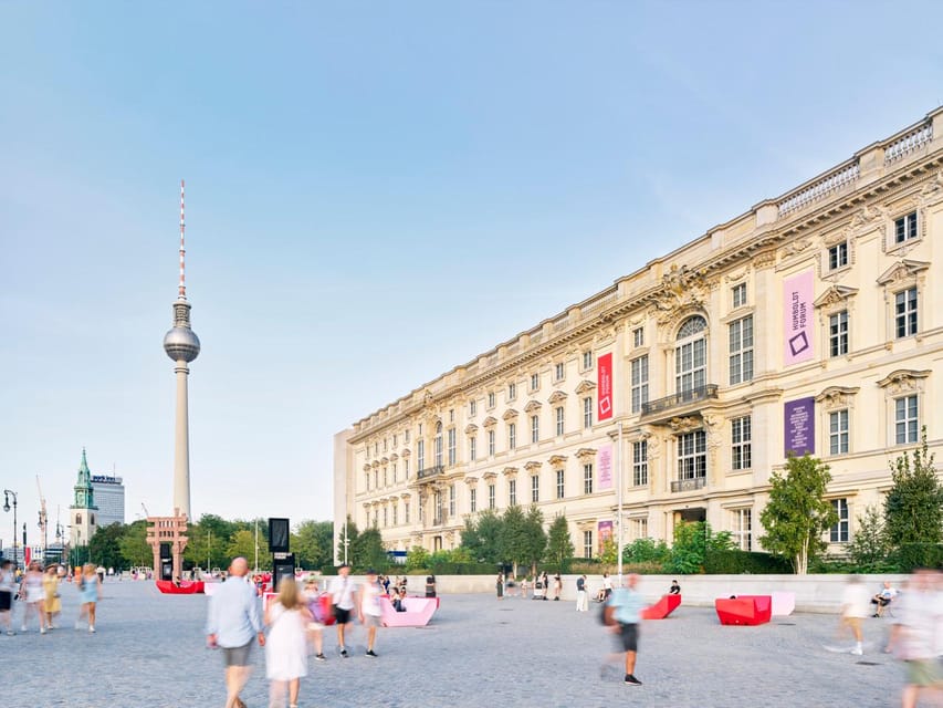 Berlin: "The Humboldt Forum for Newbies" Guided Tour - Entering the Humboldt Forum with a 1-hour story