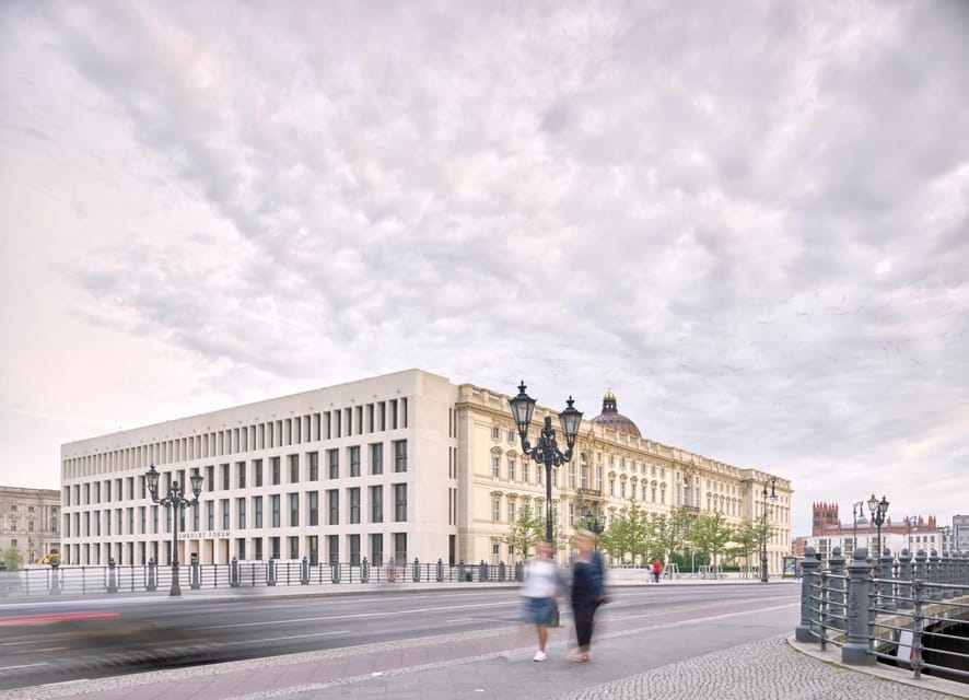 Berlin: "The Humboldt Forum for Newbies" Guided Tour - What happens during the tour, step by step