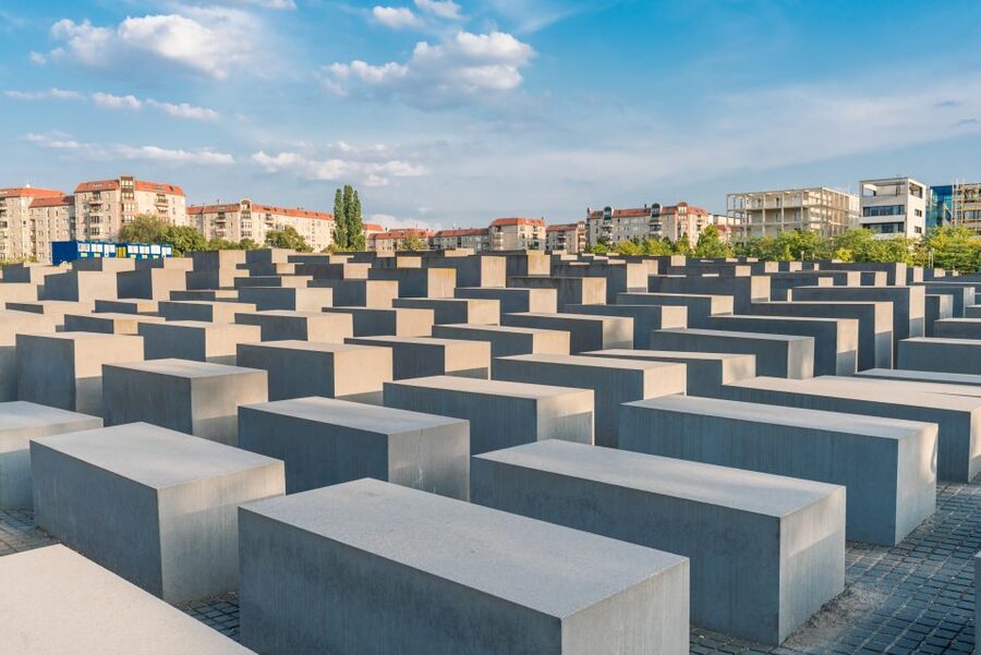 Berlin: Third Reich and Cold War 2 Hour Walking Tour - Hitler’s Bunker site and the machinery of terror