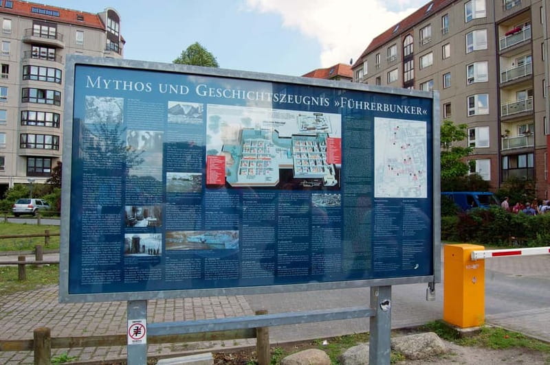 Berlin: Third Reich, Hitler, and WWII Walking Tour - Soviet War Memorial: T-34 Tanks and Red Army Artillery Nearby