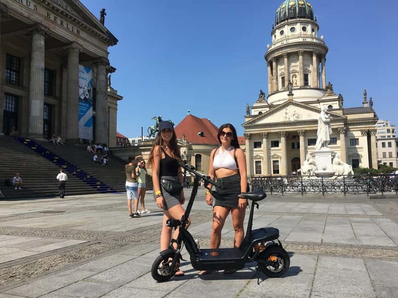 Berlin: Thrilling E-Scooter Adventure Tour - E-scooters versus walking and transit in Berlin