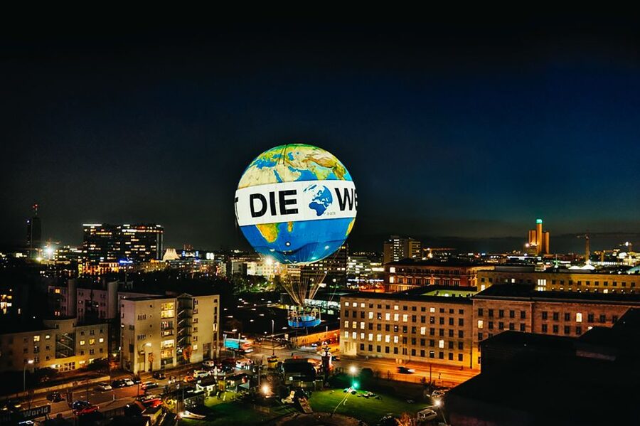 Berlin: Ticket for World Balloon with Perfect View - Why sunrise, sunny skies, and even winter sunsets work well