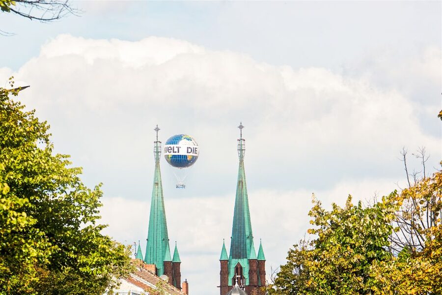 Berlin: Ticket for World Balloon with Perfect View - Meeting, seating, and what to expect once you’re there