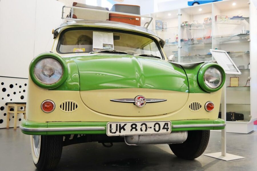 Berlin Trabi Museum: Day Ticket - Why Checkpoint Charlie is the right place for a Trabi museum