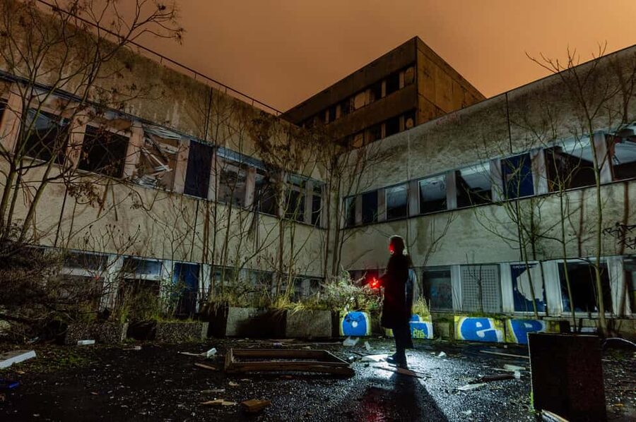 Berlin: Urbex Abandoned Places & History Tour - Dungeons and tunnels, torches, and how to photograph in the dark