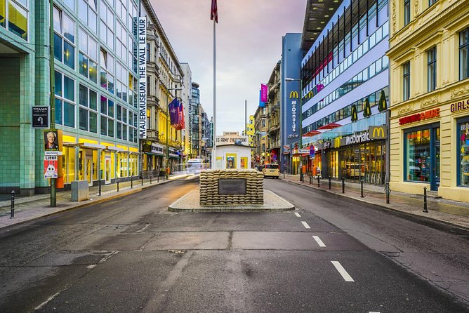 Berlin Wall: Greatest Escapes Self-Guided Walking Adventure - Potsdamer Platz to Pariser Platz: The Simple Way to Find Your Start