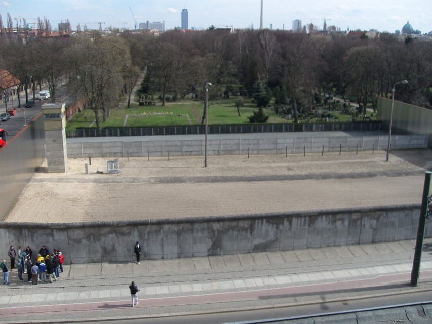 Berlin Wall History Small Group Cycling Tour - Friedrichstraße: Potsdamer Platz, Checkpoint Charlie, and the Tränenpalast