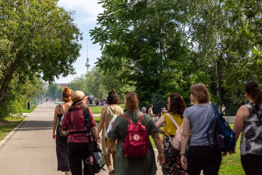 Berlin Wall: Small Group Guided Tour - Ulbrichtkurve and the memorial rhythm: learning what to look for on the street