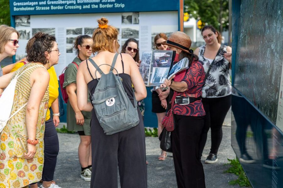 Berlin Wall: Small Group Guided Tour - Where the tour starts: Bornholmer Straße and the day unity felt close