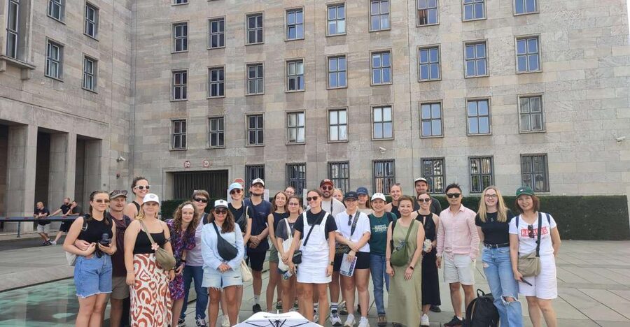 Berlin: World War Two Third Reich and Cold War Walking Tour - The Berlin Wall experience: East Side Gallery, Memorial, and escape routes