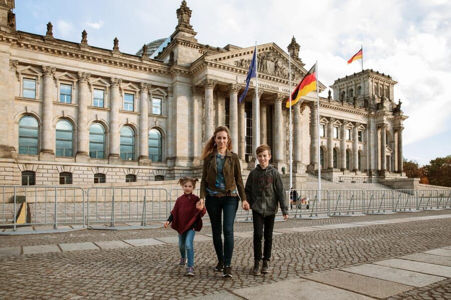 Berlin: Your Personal Vacation Photographer - Berlin Photo Magic, Without the Selfie Stress