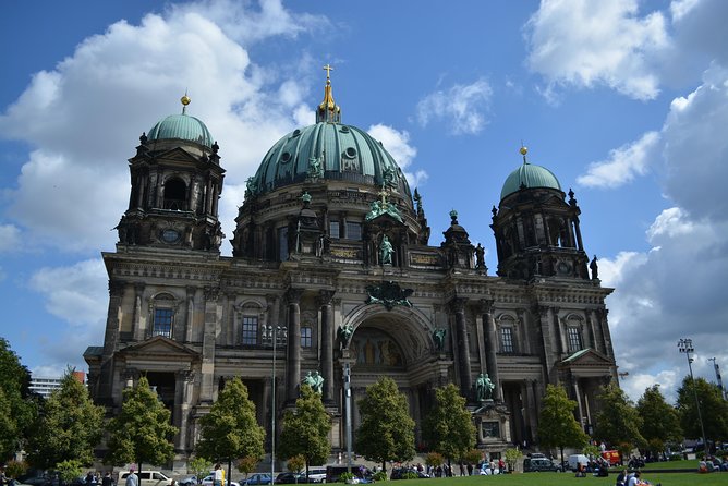 Best of Berlin with a licensed Guide - Potsdamer Platz: a quick systems-check for modern Berlin