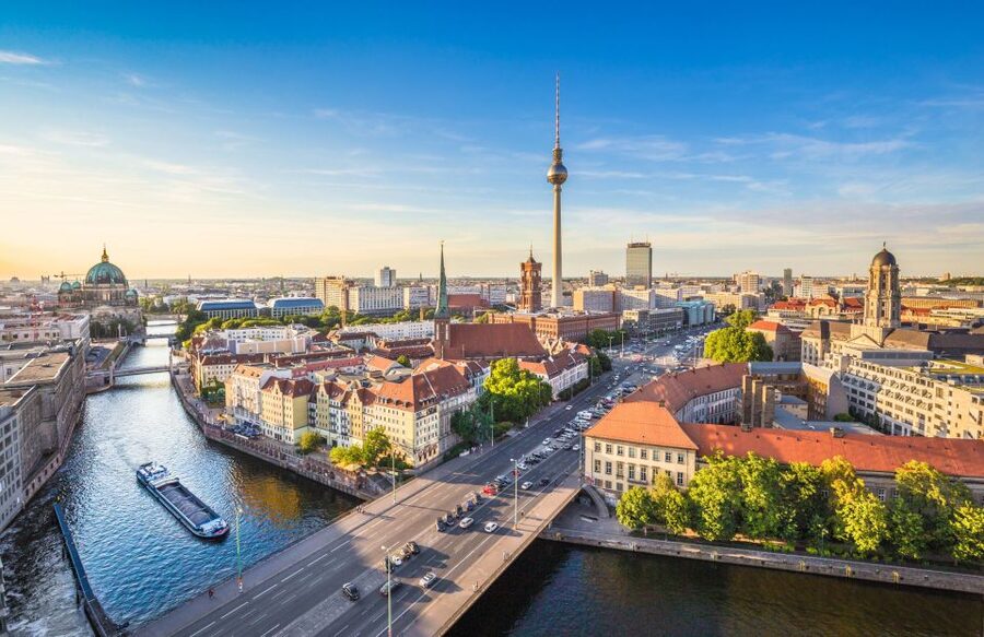 Bike Tour of Berlin Top Attractions with Private Guide - Why a private Berlin bike route makes sense