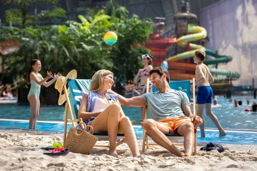 Brandenburg: Tropical Islands Resort Day Ticket - Water time that keeps changing, slide tower to indoor rain