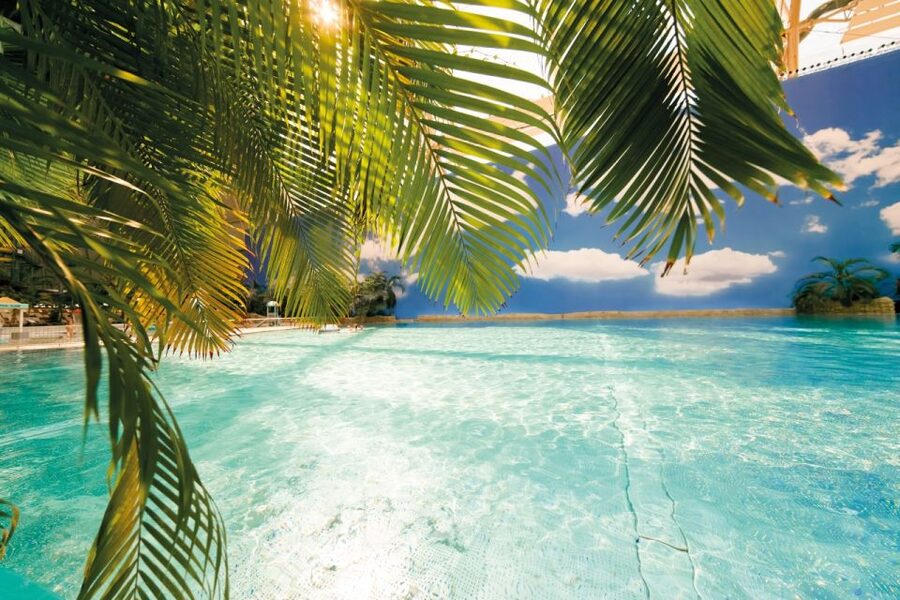 Brandenburg: Tropical Islands Resort Day Ticket - Food, snacks, and the costs you should plan for